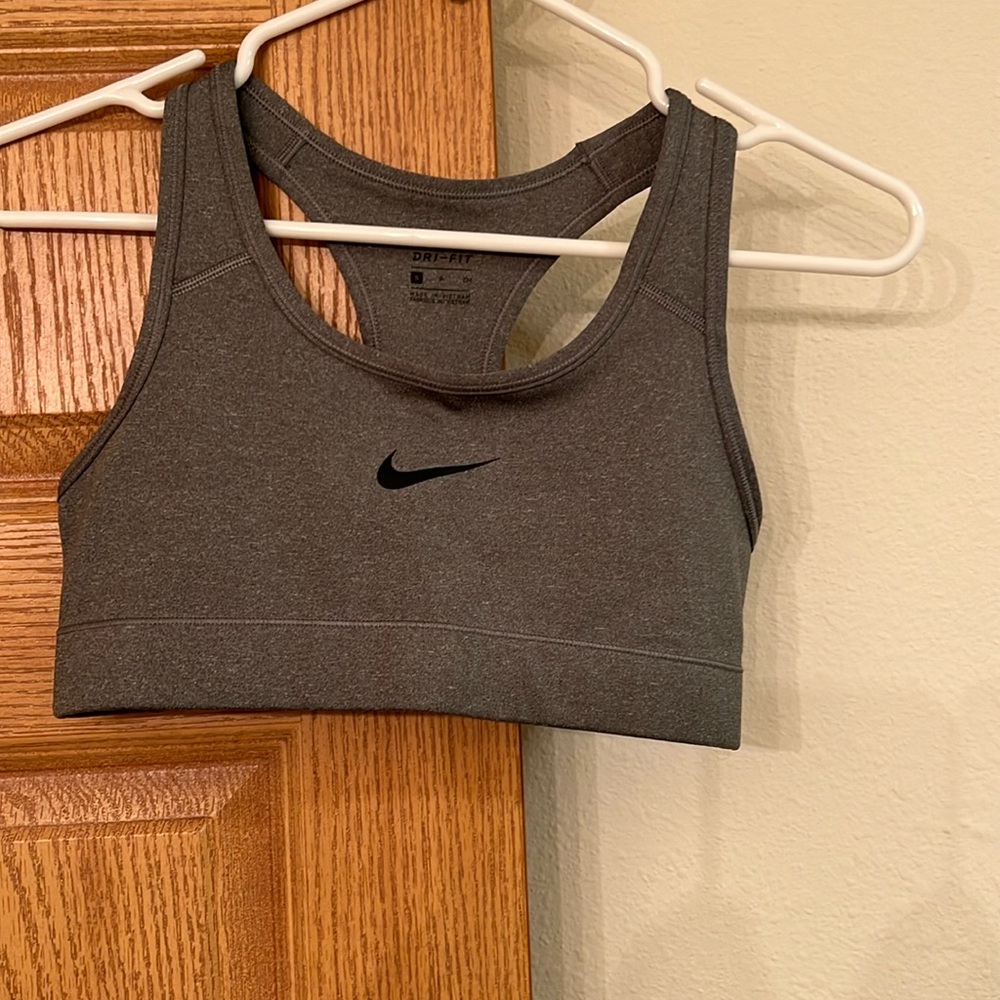 Nike Women's Dri-Fit Sports Bra Size Small NWOT